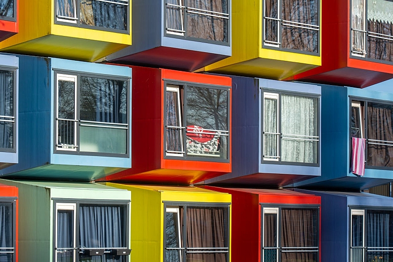 container apartments in almere