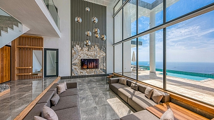 Luxury Seaside Villa with Modern Interior Design