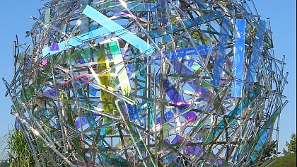 Translucent Elegance: Exploring Plexiglass Innovations in Modern Architecture